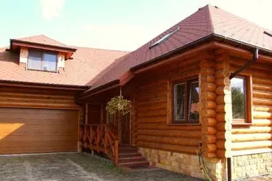Строительство деревянного дома из брёвен в Варшаве